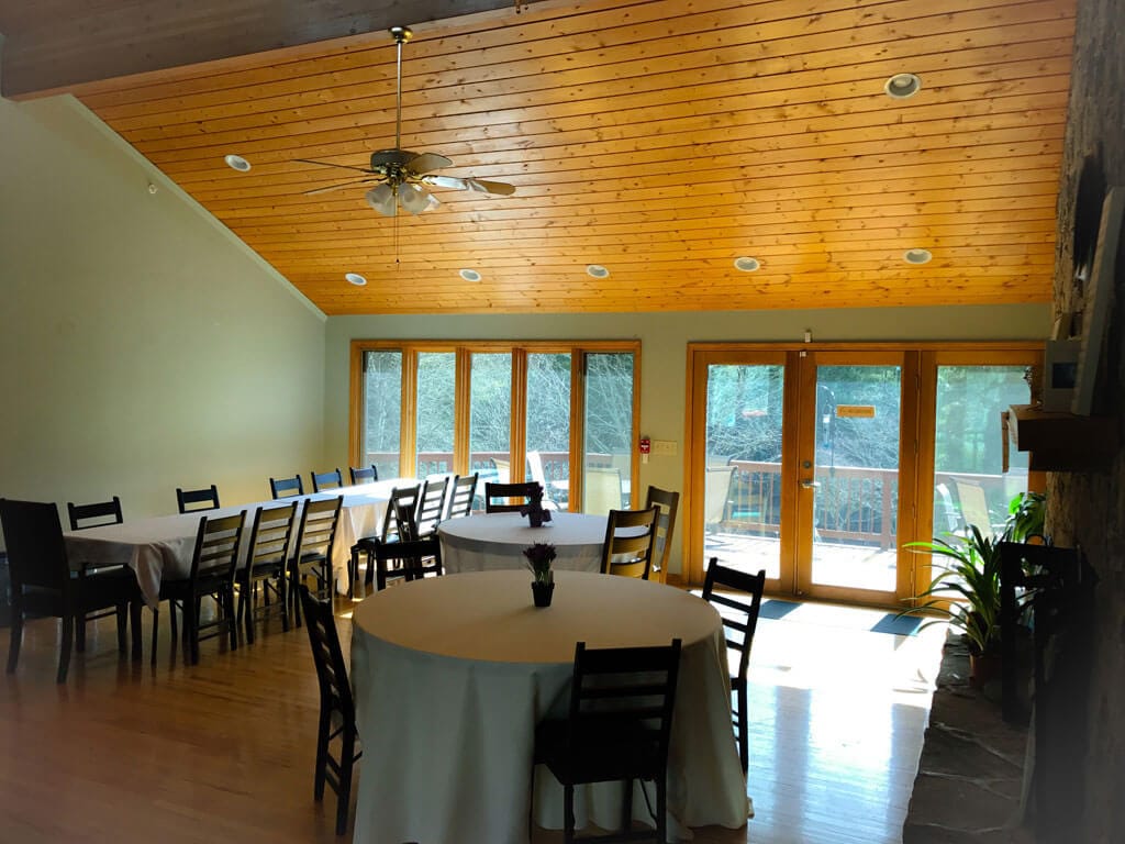 Dining room at Red Oak Recovery<sup>®</sup>