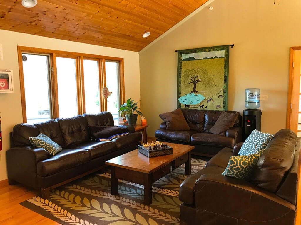 Living room at Red Oak Recovery<sup>®</sup>