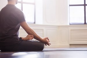 client learning how to practice mindfulness